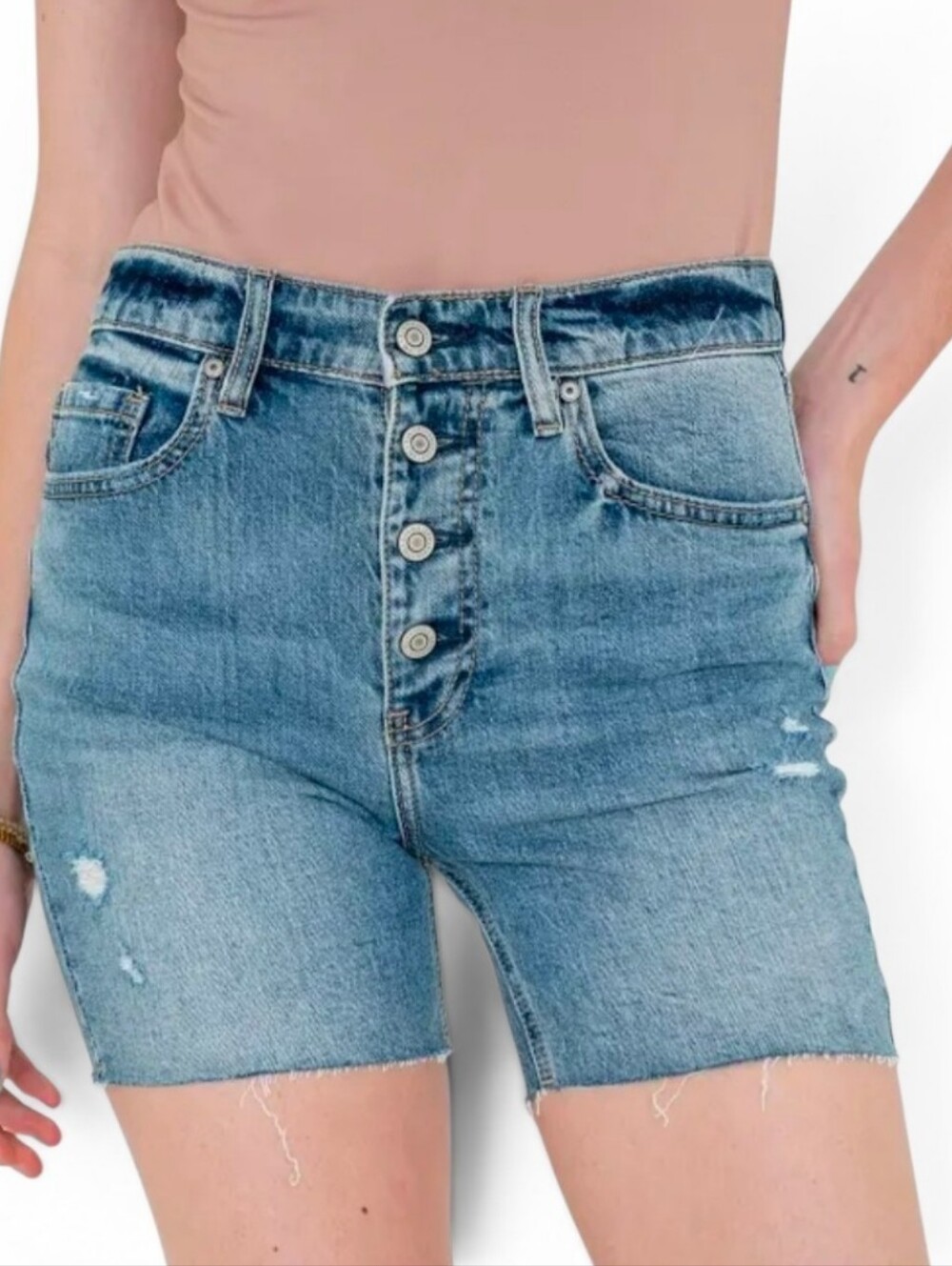 NWT EUNINA Kailey High Rise Mid Thigh Button Fly Jean Shorts - Medium